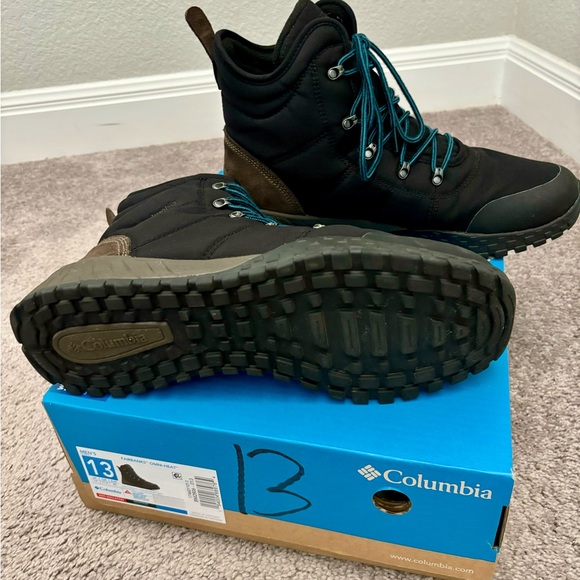 Columbia Fairbanks Omni-Heat Winter
Boot - Size 13 - Picture 2 of 2